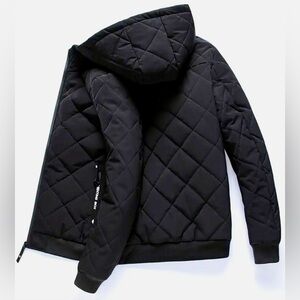 Venting Box Men's Black Quilted Jacket with fur inside in excellent condition